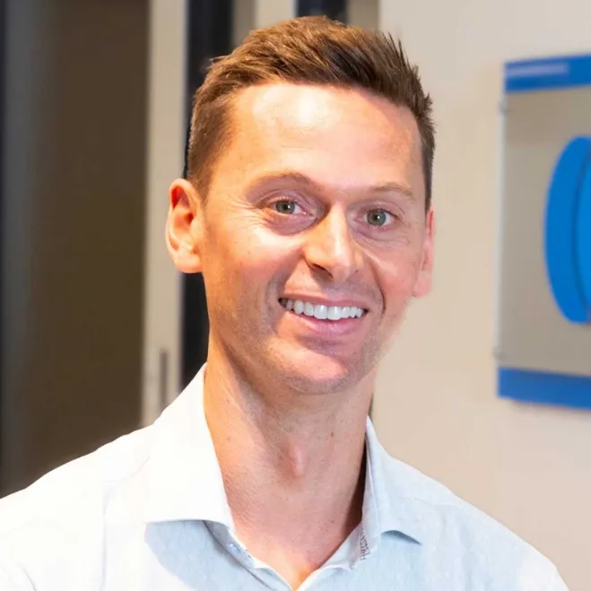 Dr Simon Deall